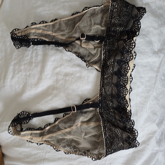 Beautiful delicate bralette - Picture 4 of 8